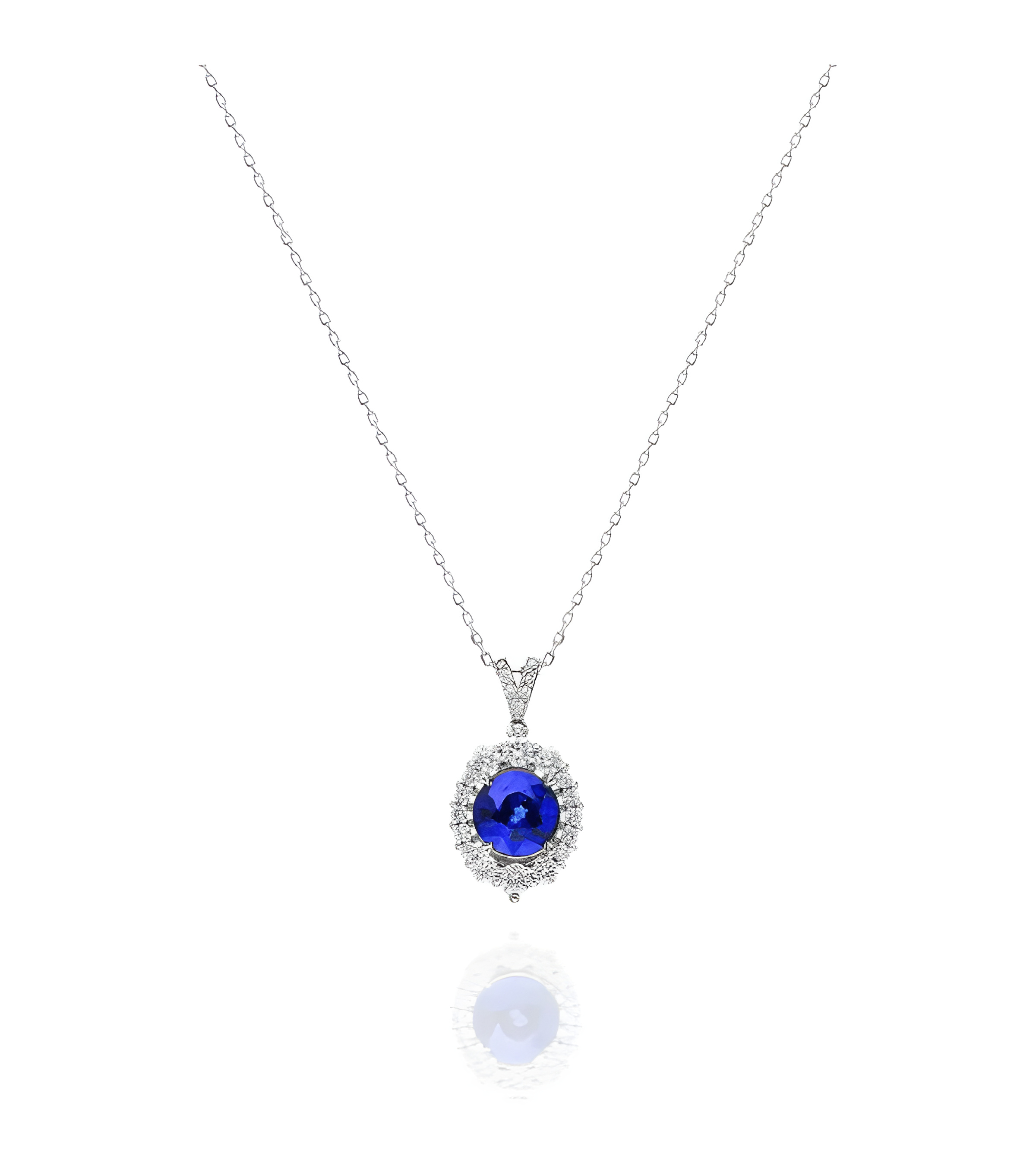 Gold necklace with diamonds and sapphires in Barcelona | Staring