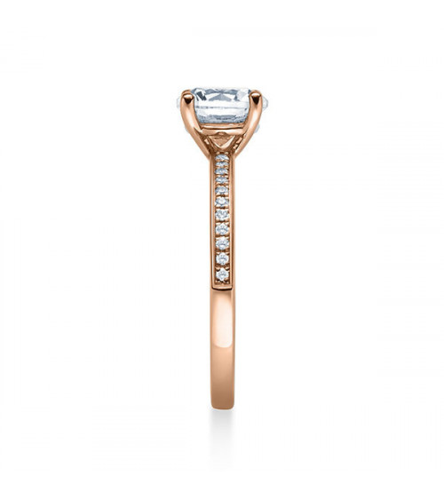 Exclusivo anillo de compromiso con diamantes de laboratorio éticos
