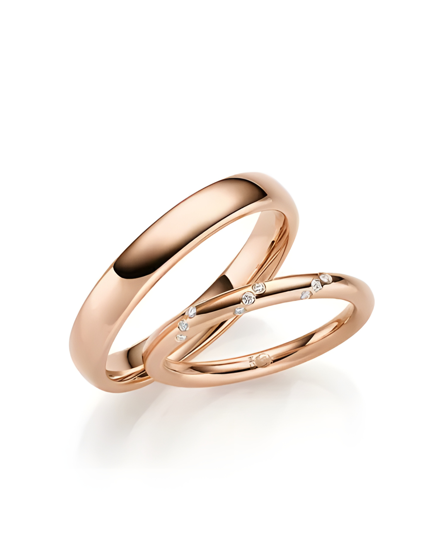 Alianzas de boda de oro con dos diamantes talla princesa