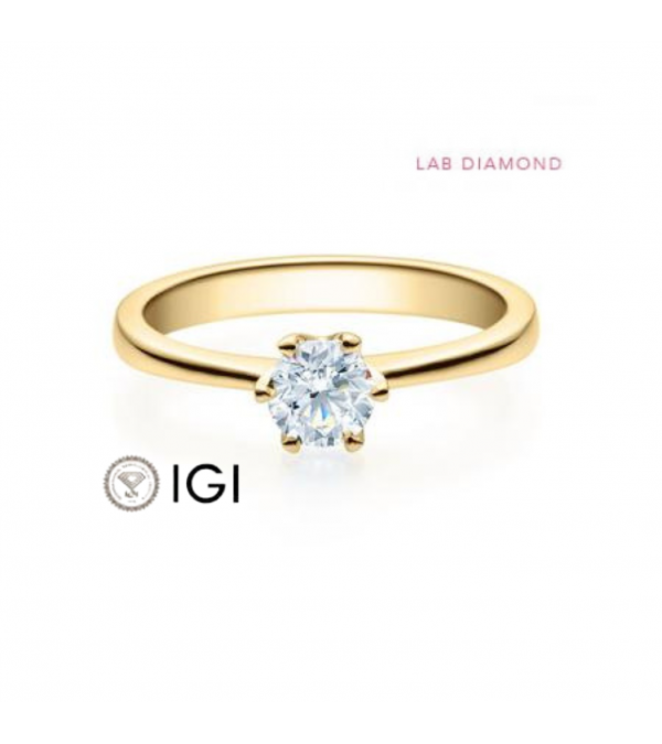 Clásico anillo de compromiso con diamante artificial de origen ético