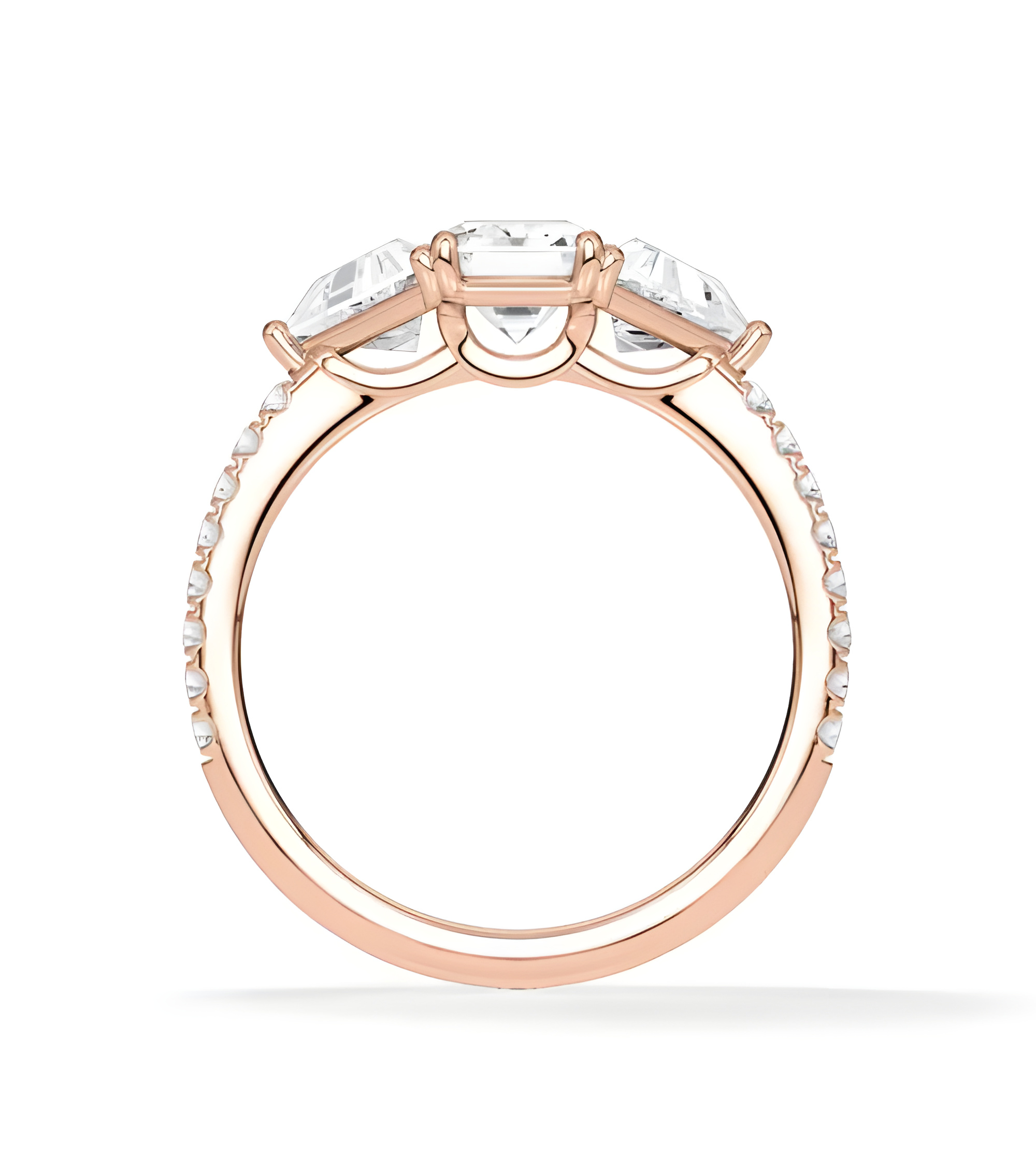 Anillo de compromiso de oro o platino con distintos cortes de diamante | Staring